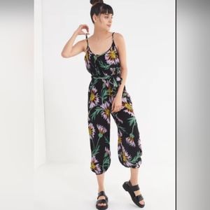 VGUC URBAN OUTFITTERS Tie-Belt Cropped Jumpsuit